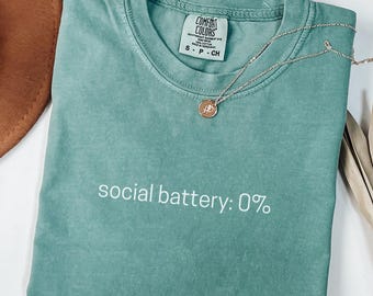 Comfort Colors® Social Batterie 0% Shirt für Mama, Cowboy Frosch Shirt, Unhinged TShirt, Weirdcore Kleidung, Gen Z Shirt, seltsame Dinge lustiges T-Shirt