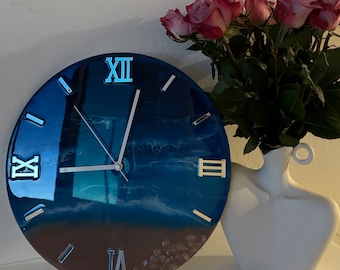 Epoxy resin wall clock