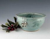 Earring bowl, jewelry bowl, green pottery jewelry bowl, ceramic bowl, leaf pattern earring bowl