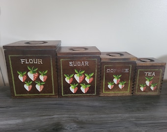 Cajas apilables con tapa de la marca Vintage Woodcrest Strawberries, juego de 4