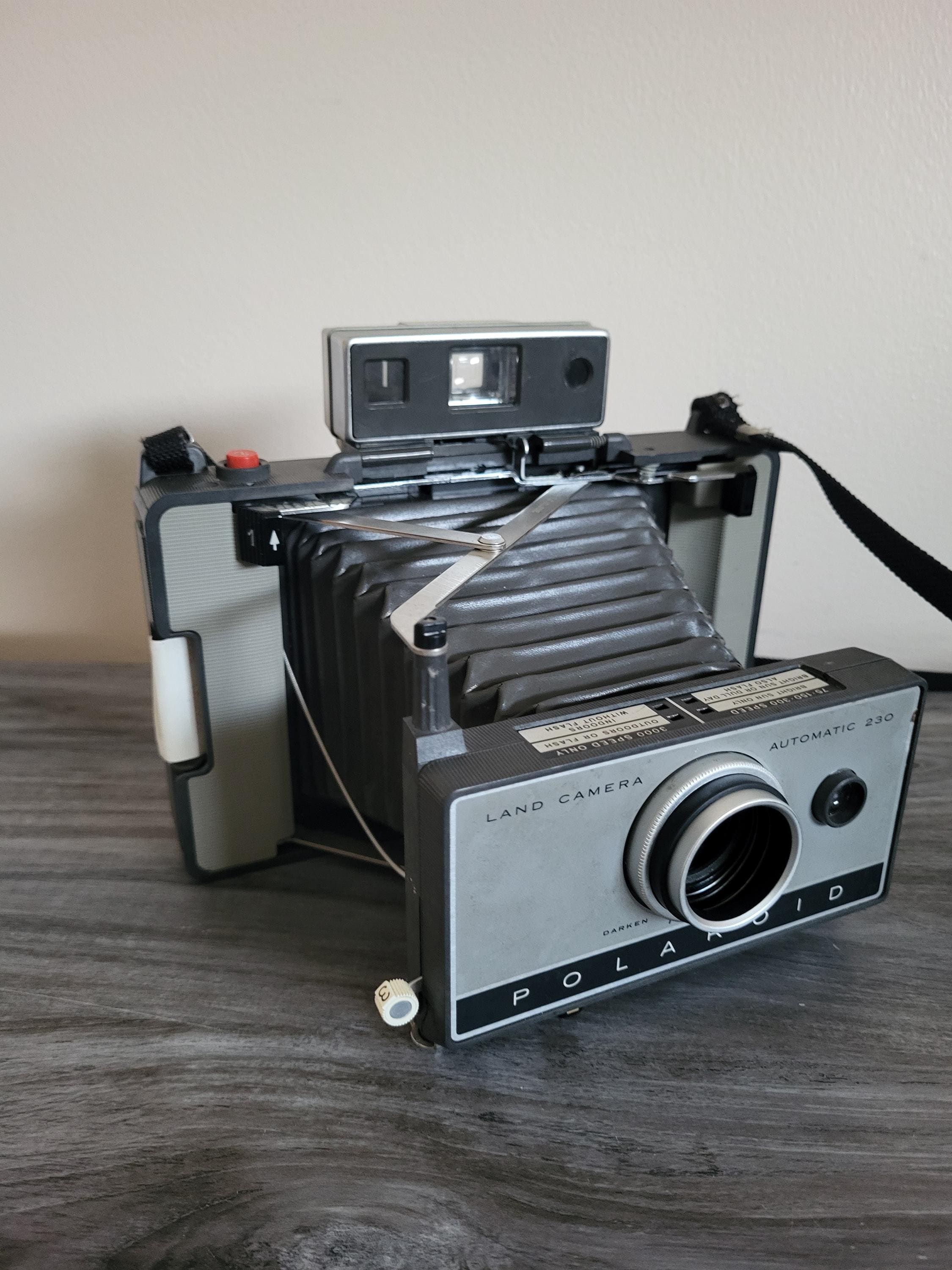 Polaroid 230 Automatic Vintage - Etsy