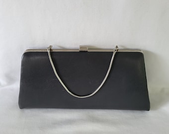 Bolso de mano vintage Ila of California de piel gris con cadena metálica, años 50.