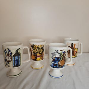 Set Vintage Napcoware Ceramic Pedestal Mugs, Style C-7687, 1970s