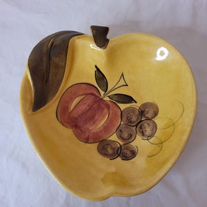 Vintage Los Angeles Pottery Ceramic Apple Shaped Bowl, Hand Painted, 1960s USA