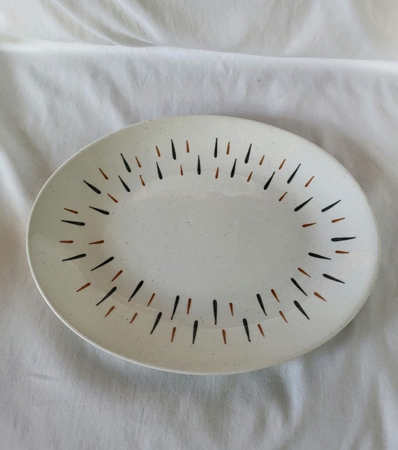 Raindrop Pedestal Platter Raindrop Pedestal Platter