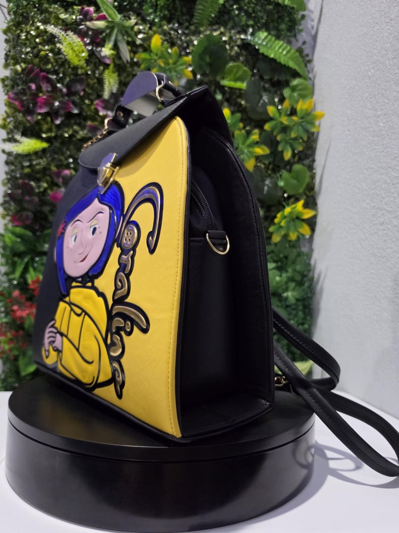backpack coraline imagen 2