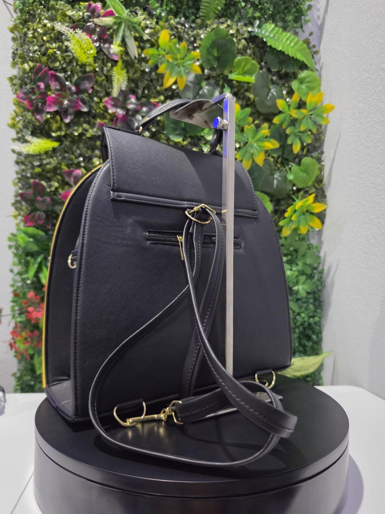 backpack coraline imagen 6