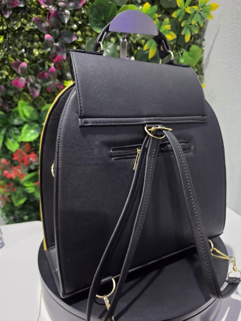 backpack coraline imagen 4