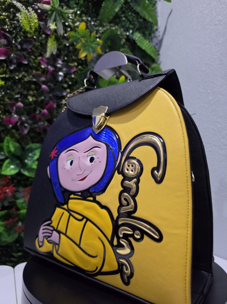 backpack coraline imagen 5
