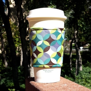 Iced and Hot fabric coffee cozy / coffee cup holder / coffee sleeve / coffee lover gift -- That 70s Show Wallpaper