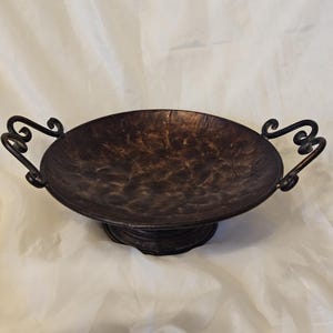 Cuenco de pedestal vintage de cobre martillado a mano
