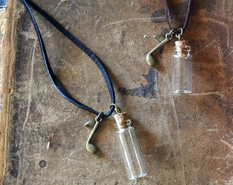 Collar con mensaje musical en una botella - Cuero - Collar con frasco - Nota musical para hombre - Personaliza este collar