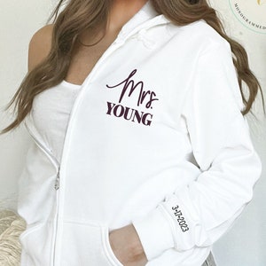 Custom Wedding Zip-Up Hoodie – Personalized Bridal Party Sweatshirt with Embroidery – Bride & Bridesmaid Getting Ready Outfit – Unisex Fit