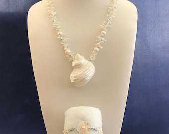 Conjunto de collar y pulsera de perlas de coral marino, cierre de concha turbo, hecho a mano.