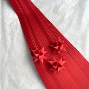 Cerise ~ Froebel Moravian étoiles allemandes en papier Origami ornements rouge vif vibrant tissage DIY projets d'artisanat (50 bandes)