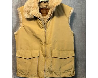 Woolrich Mens Faux Fur Lined Vest Size L Tan Full Zip Utility Pockets Warm