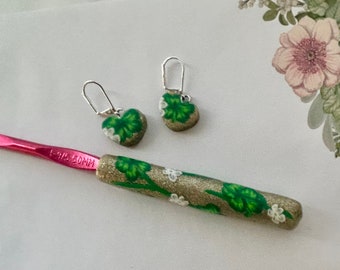 St. Patrick’s Day Crochet Hook, Polymer Clay, Bates size I, Shamrocks