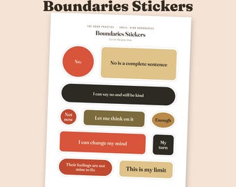 Op de afbeelding: Een vel met tien gestanste stickers getiteld Boundaries Stickers van The Good Practice. De stickers hebben verschillende vormen in rood, beige, zwart en olijfgroen, met zinnen als No is a complete sentence, I can say no and still be kind, Let me think on it, Enough, I can change my mind, My turn, Not now, This is my limit en Their feelings are not mine to fix.