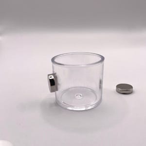 Magnetic feeding dish for jumping spiders, large size