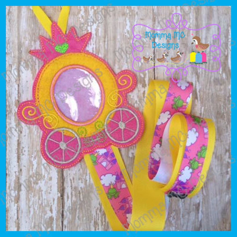 Princess Carriage Photo Frame Ornament / Clippy Keeper Felt Embroidery Design image 2