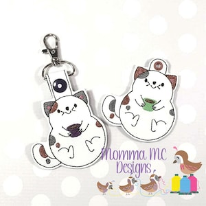 Koffie Cat Sleutelhanger Snap Tab Eyelet Sleutelhanger Machine Borduurwerk Design File