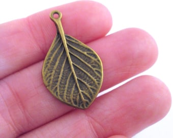 8 antique brass plated leaf pendant charms, bronze leaves 28x26mm, D34