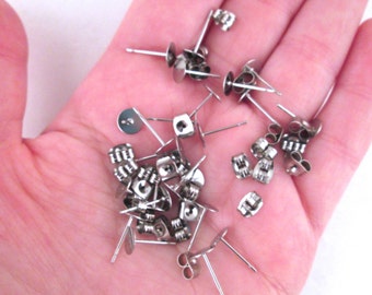 25 Pair 4mm flat pad stainless steel ear studs with ear nuts, C78