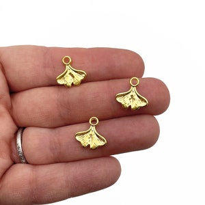 25 Gold Plated Ginko Leaf Dangle Charms, Small Golden Gingko Pendants D14