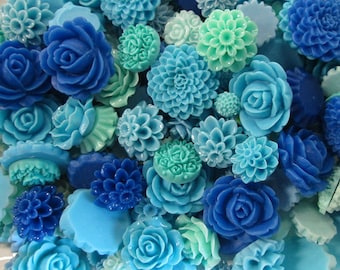 20pc. blue flower cabochon mix,  cute grab bag of roses, mums etc...