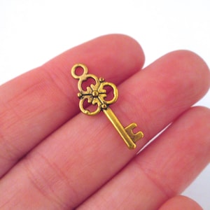 Antique Gold Plated Skeleton Key Charms, Pendants, pick your amount, D150