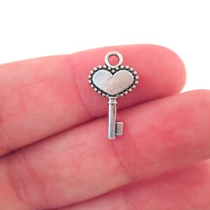 15 Heart Key Charms, Silver Plated, 17x11mm, 17mm Skeleton Key Pendants D152