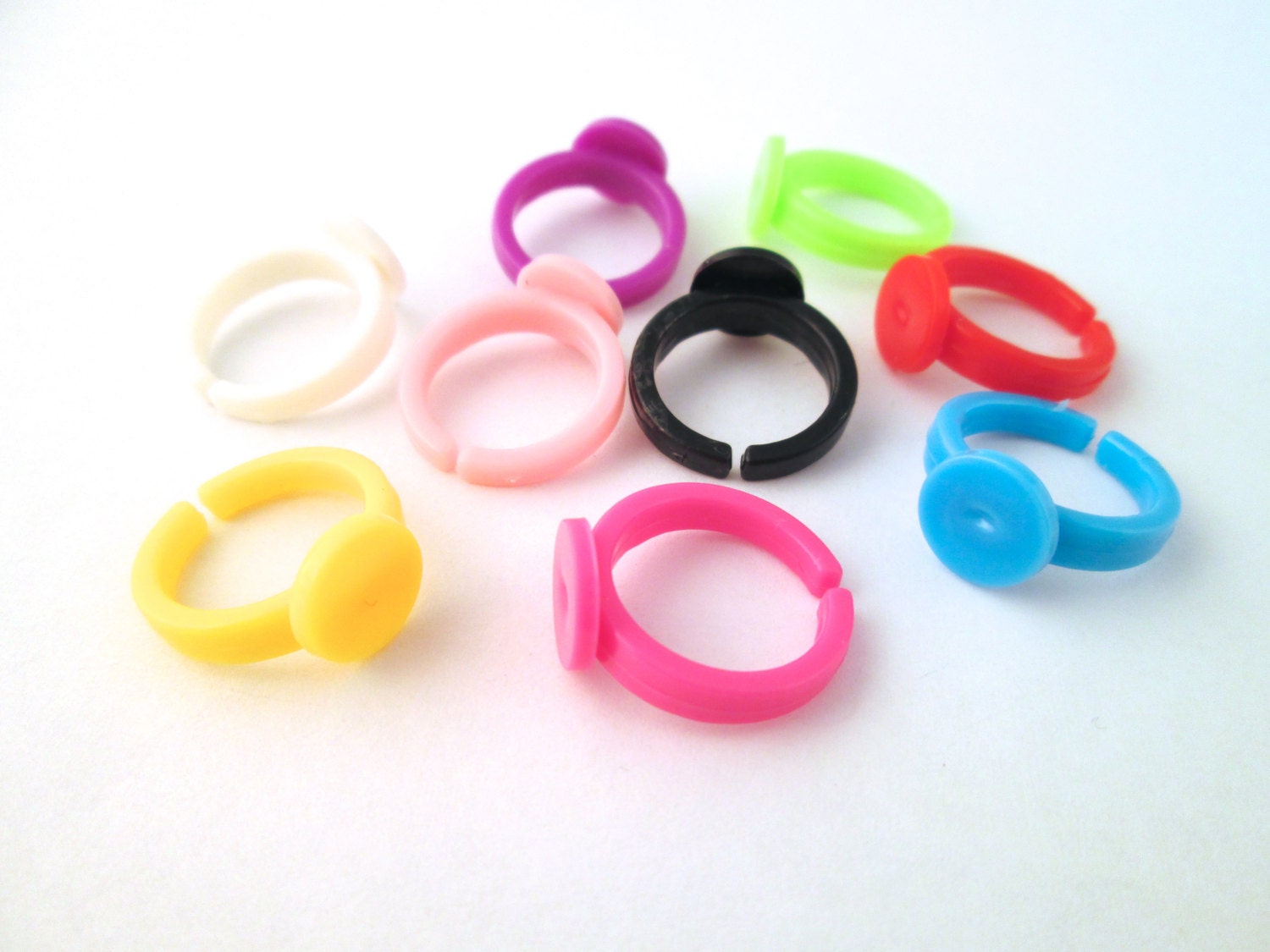 Assorted Children's Plastic Ring base with a 9mm glue pad size 3, pick your  amount, A290