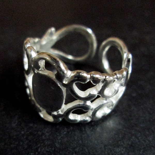 Heavy duty silver filigree rings 6x8mm, pick your amount A198