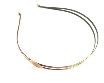 Slight Seconds 2 antique brass plated headbands with a 20mm glue pad