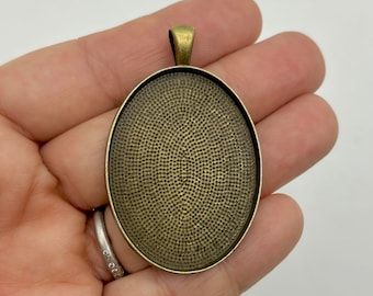 アンティーク真鍮オーバルベゼルブランク：30 x 40 mmペンダント