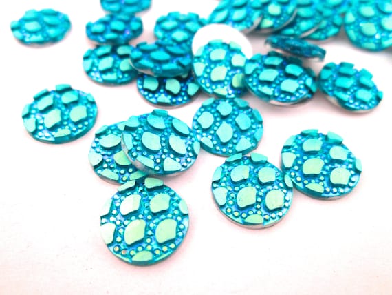 Resin Cab - Round Small, Fish Scale Resin Cab - Round Small, Fish Scale