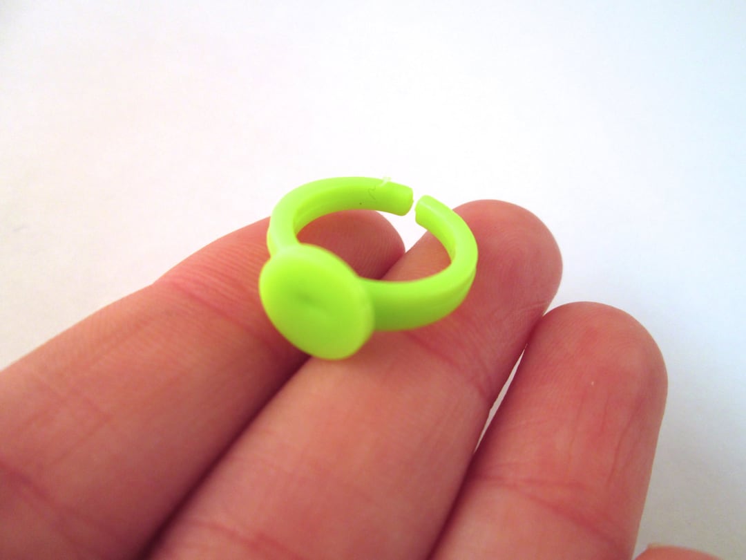 Children's Green Plastic Ring Base With a 9mm Glue Pad Size 3, A285 Etsy