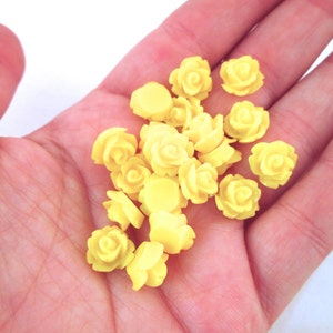 10 mm gele harsroos cabochons met platte achterkant, acryl plastic bloemen cabines platte achterkant, kies je bedrag