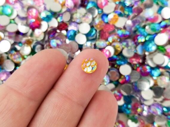 Resin Cab - Round Small, Fish Scale Resin Cab - Round Small, Fish Scale