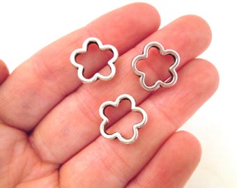 15 Silver Plated Flower Bead Frames Charm Pendants F377
