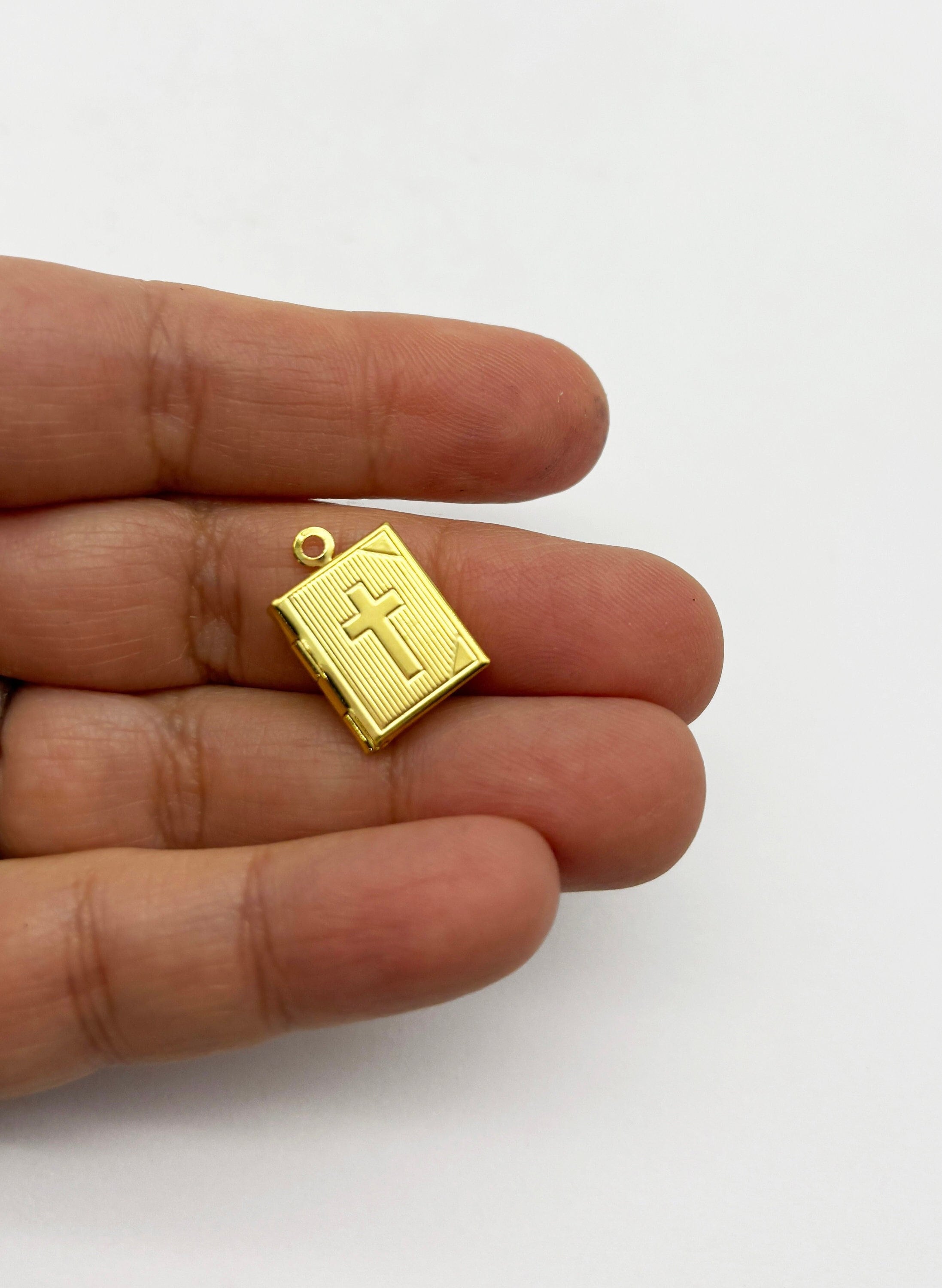 4 ミニ ゴールド メッキ クロスブック ロケットチャーム 11 x 14 mm