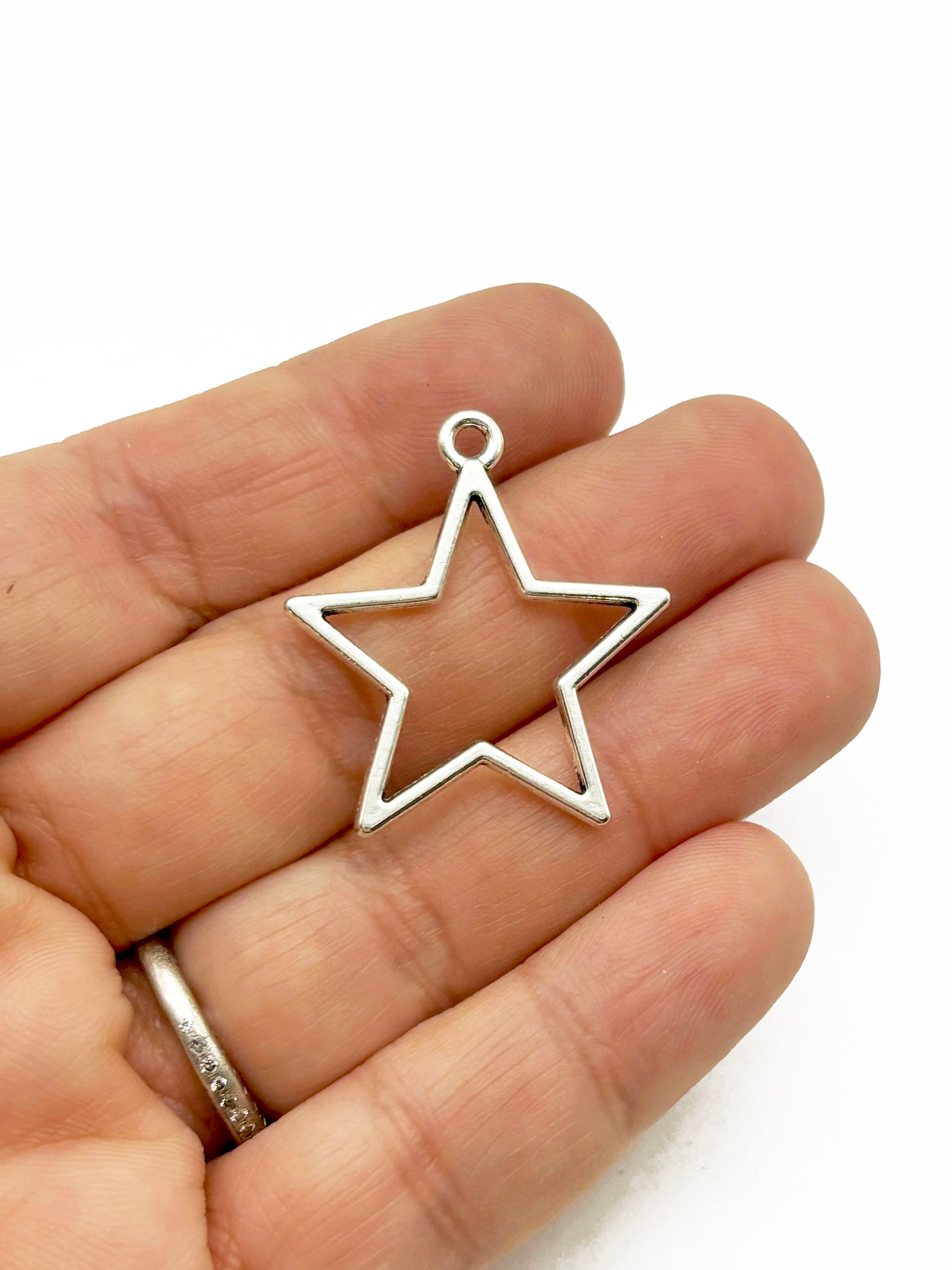 BUNNEY バニー 15mm pyramid stud 1個 ※袋なし 15mm Pyramid Stud - Bunney