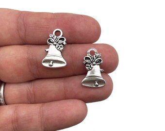 10 Antique Silver Plated Double Sided Christmas Xmas Bell Charms,  18mm Holiday X-mas Pendants, L132