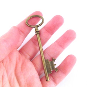 Antique Brass Giant skeleton keys, big bronze double sided pendants, huge 80mm charms, D189