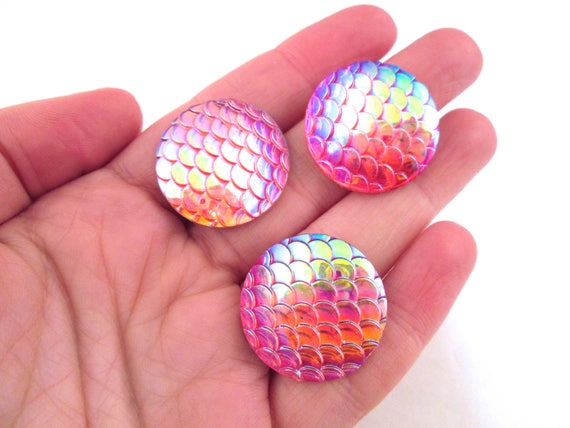 Resin Cab - Round Small, Fish Scale Resin Cab - Round Small, Fish Scale