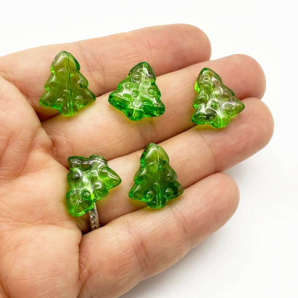 10 Green Glass Christmas Tree Beads D203