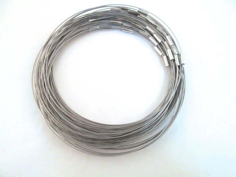 17.5 inch choker with smooth screw clasps 5 stainless steel wire necklaces perfect for scrabble tiles etc..