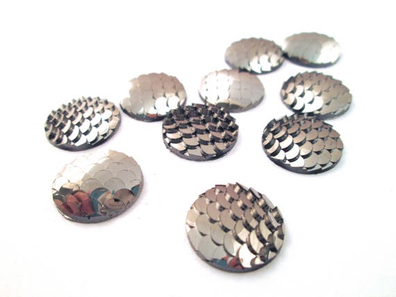 Resin Cab - Round Small, Fish Scale Resin Cab - Round Small, Fish Scale