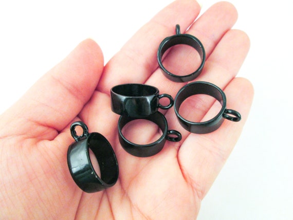 One 18mm Black Enamel Round Hoop Bezel Frame Charm, Blank Base