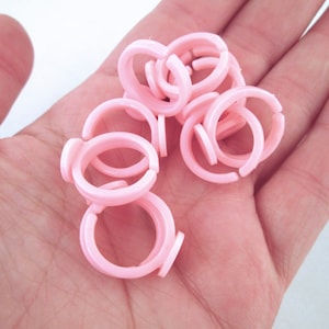 Children&#39;s or Kids Pink Plastic Glue on Ring base blanks with a 9mm round glue pad size 3, A292